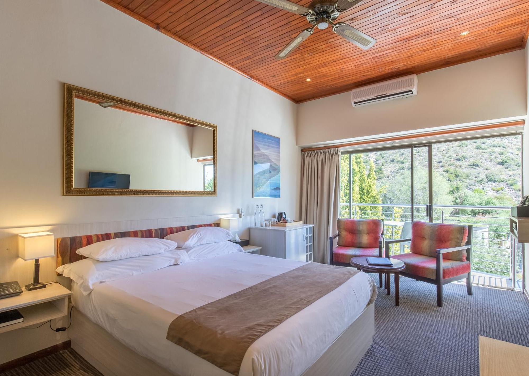 Avalon Springs Hotell Montagu Exteriör bild