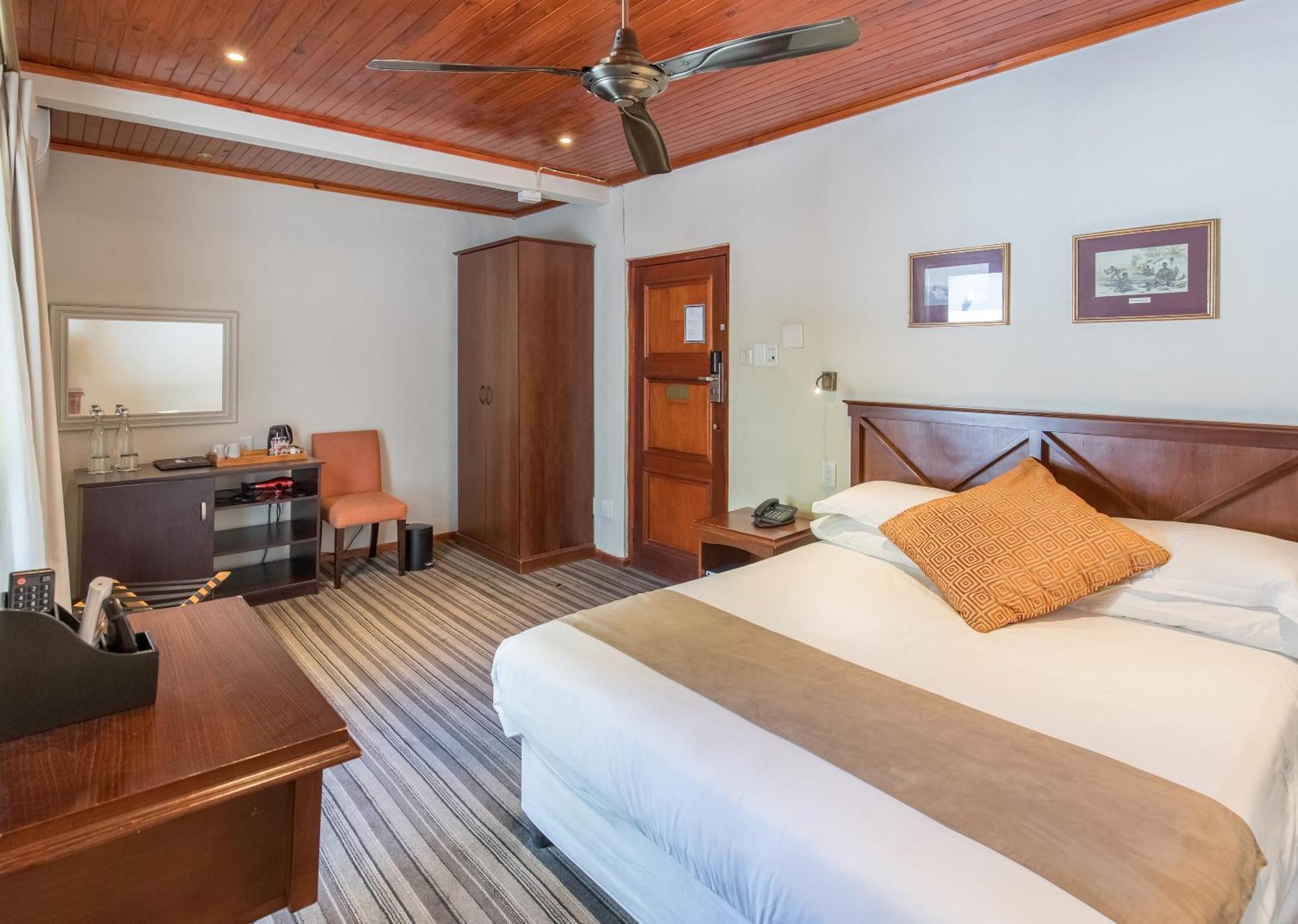 Avalon Springs Hotell Montagu Exteriör bild